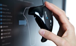 datacolor-spyder4-monitor-calibration-inuse